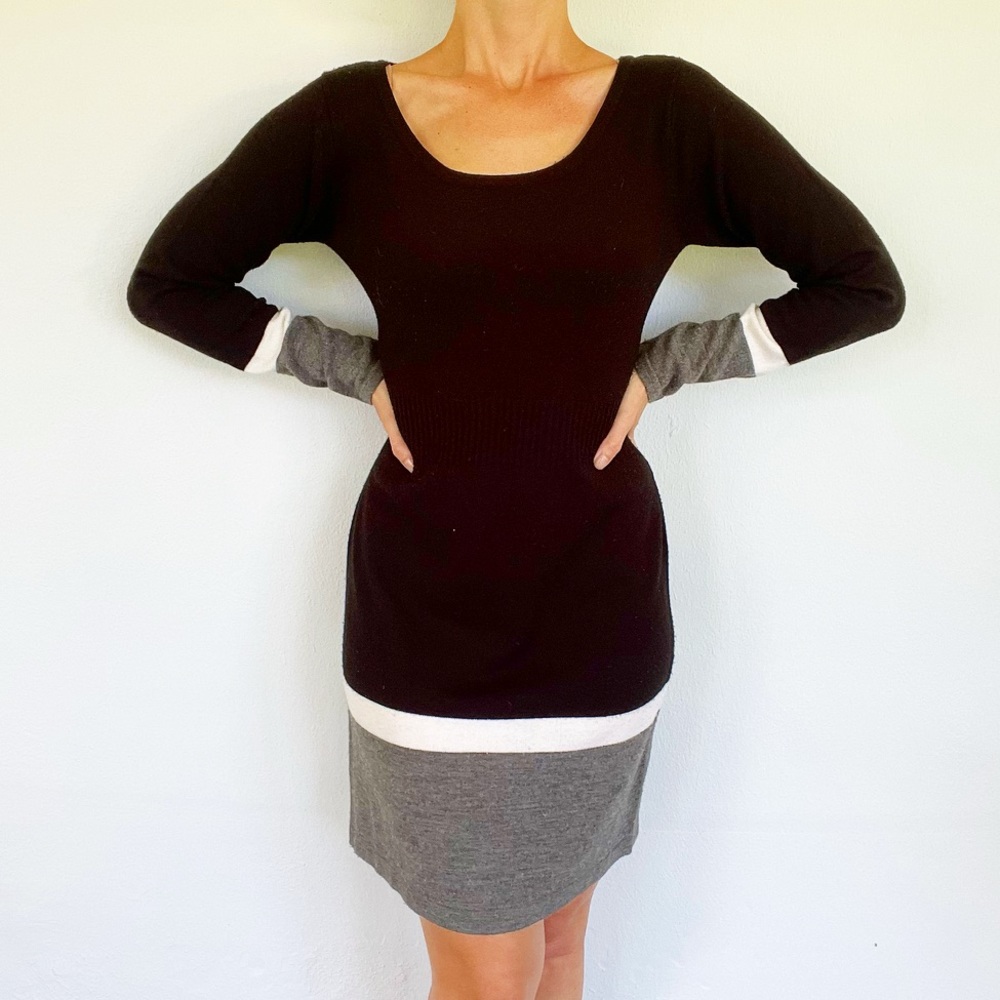 AGB black gray color block long sleeve sweater dress size small